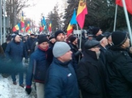Молдавская оппозиция объединилась и направилась к резиденции президента