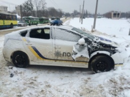 Полицейское авто протаранило трактор в Харькове