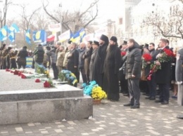 В Одессе в День Соборности возложили цветы к памятнику Шевченко