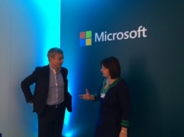 Н.Яресько встретилась в Давосе с президентом корпорации Microsoft International
