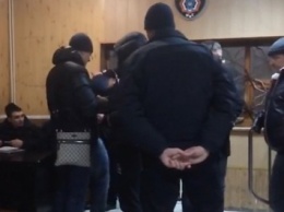 В Николаеве группа молодчиков напала на врача «скорой» и активиста «снежного патруля»