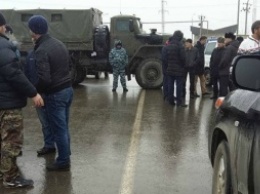 В Дагестане ОМОН заблокировал автопробег в поддержку Путина и Кадырова