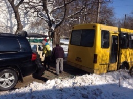 Ломаченко в Белгород-Днестровском спасал маршрутку из снежного плена