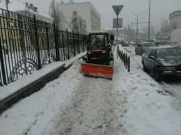 Из Киева за ночь вывезли более 700 т снега