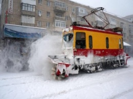 После повторного снегопада движение трамваев частично приостановлено