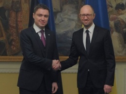Яценюк и эстонский премьер договорились не допустить реализацию "Северного потока-2"