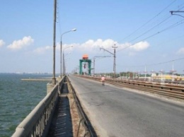Во время капремонта мостового перехода на плотине Днепродзержинской ГЭС украли 500 тыс грн