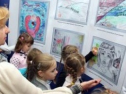 В Лисичанске представили выставку «Мир и война глазами детей Донбасса»