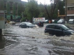 Службы Днепропетровска готовы предотвращать подтопление улиц города