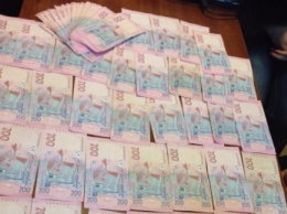 В Кировоградской обл. на взятке в 15 тыс. грн задержали подполковника полиции