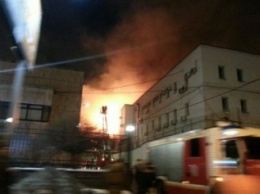 В Москве большой пожар. Горит швейная фабрика