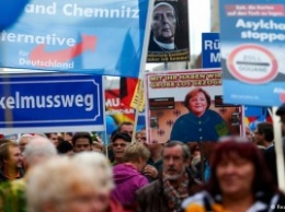 В Германии возмущены призывом "евроскептиков" стрелять в беженцев