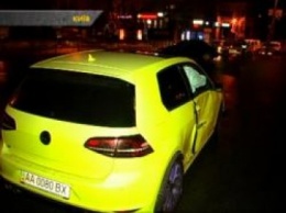 ДТП в Киеве: на улице Мазепы не разминулись Mitsubishi Lancer и VW Golf. видео