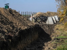 Украина в 2015 году оборудовала 230 км противотанковых рвов на границе с РФ