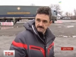 Житель «ДНР» набросился на пограничника, жалуясь, что Украина не дает ему заработать