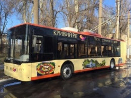 Отремонтированный троллейбус, который был пафосно представлен городской властью, сломался