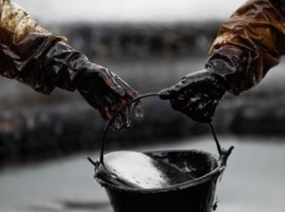 Цена нефти Brent опустилась ниже 33 долларов за баррель