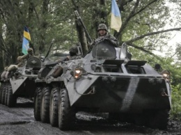 Бойцы АТО установили украинский флаг в оккупированной части Зайцево: опубликовано видео