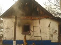 И снова из-за печки: в Кривоозерском районе в летней кухне сгорело много дорогих вещей