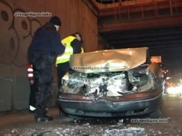 ДТП в Киеве: на Телиги таксист на Daewoo Nexia врезалась в Skoda Octavia. видео