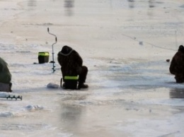 В Кировоградской обл. с оторвавшейся льдины спасены шесть рыбаков