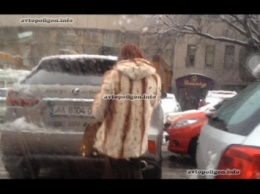 ВИДЕО ДТП в Киеве: на Мечникова женщина на тестовом Lexus RX подставилась под Ford