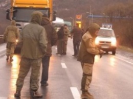 На въезде в Закарпатье активисты блокируют российские грузовики