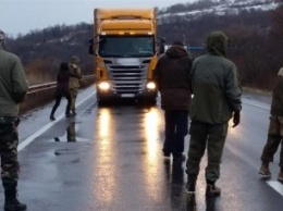 В Закарпатской ОГА обратятся к Кабмину относительно запрета движения по области российских фур