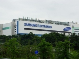 Samsung сокращает инвестиции в производство полупроводников