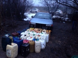 В Николаеве полиция задержала военнослужащих-контрактников, которые воровали топливо с территории воинской части