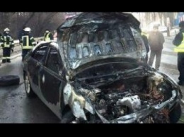 ДТП в Киеве: на Кайсарова пьяный(?) на Toyota Camry врезался в бетонный забор. ФОТО+видео
