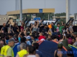 "Вышеградская группа": ситуация с мигрантами может стать неконтролируемой