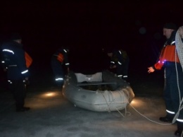 На Киевщине спасена группа рыбаков на отколовшейся от берега льдине