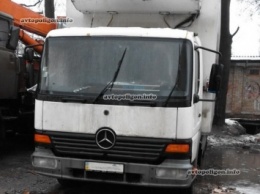 В Киеве на улице Касияна горел грузовик Mercedes. ФОТО