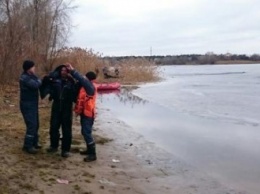 В Днепродзержинске на котловане рыбак провалился под лед