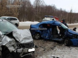 ВИДЕО ДТП на России: в столкновении Сhevrolet и Renault погибли двое человека