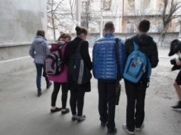 В Севастополе возмущены "патриотическим воспитанием" детей - 7 часов на параде
