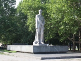 На площади Свободы Дзержинского сменит мемориал героям АТО
