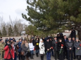 Годовщина Майдана: в Николаеве в память Героев Небесной сотни провели митинг и отслужили панихиду
