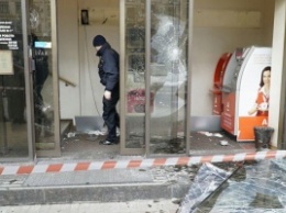 В Киеве разбили окна в офисе компании Ахметова