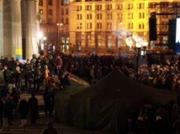 Представители Минобороны и МВД покинули отель; внутри остались организаторы акции на Майдане