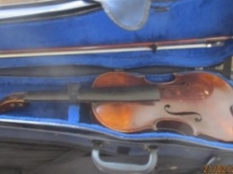 Американец хотел вывезти из Одессы семь старинных скрипок