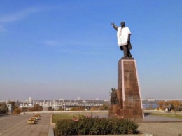 Площадь Ленина официально переименована в Запорожскую
