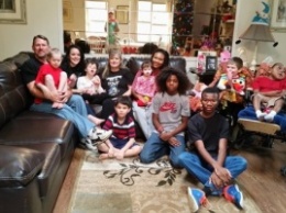 Семья из США забрала из запорожских интернатов трех детей