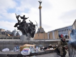 Коммунальные службы убрали палатки активистов на Майдане