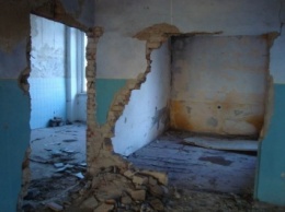 Сотрудники областного архива показали разрушенное здание, в которое их хотят переселить