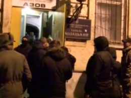 «Азов» выселил «штаб Революционных правых сил»