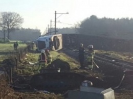В Нидерландах поезд сошел с рельсов, есть погибшие