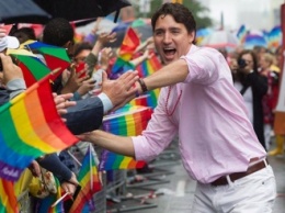 Премьер-министр Канады примет участие в гей-параде