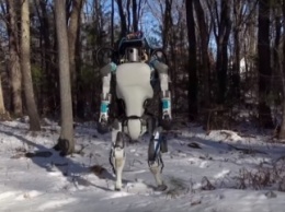Boston Dynamics представила новую версию робота-грузчика Atlas